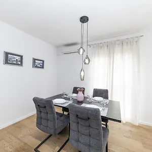https://apartment-alan-zadar.hotelinzadar.com