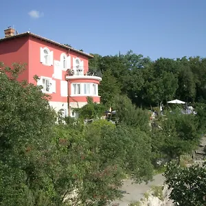 Dora Apartment